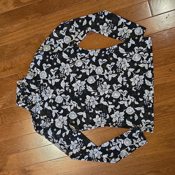 White House Black Market Tops - WHBM Floral Top